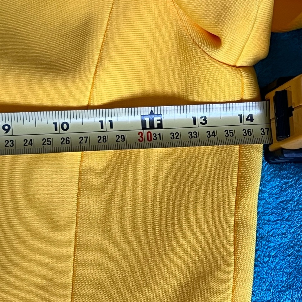 Yellow one shoulder bodycon dress 💛🌟 - Picture 15 of 16